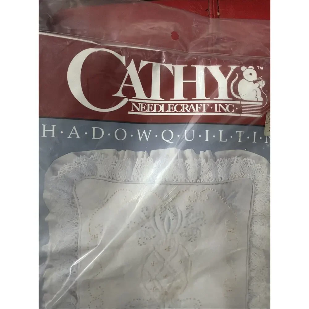 NEW Cathy Needlecraft Shadow Quilting Pillow Kit Pineapple,‎ And Lace 6925